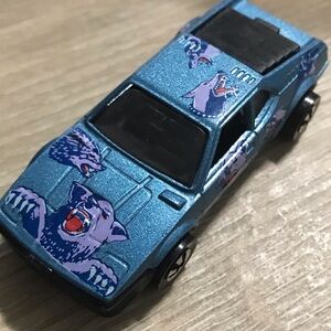 1982 Hot Wheels BMW M1/Wind Splitter Tattoo Machines Blue Wolf Toy Car